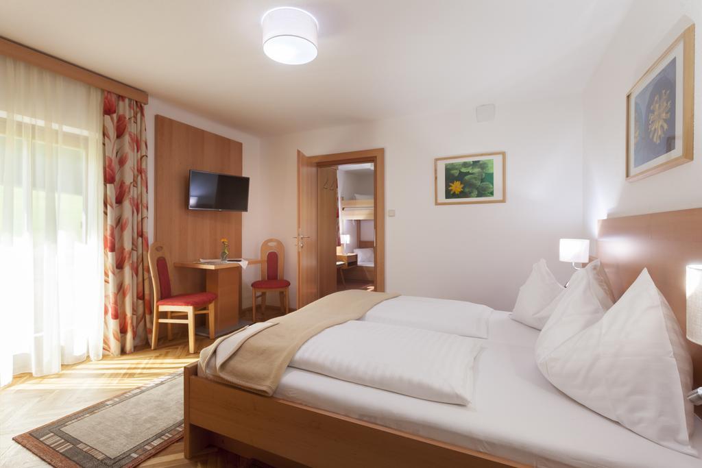 Alpenhotel Badmeister Flattach Extérieur photo